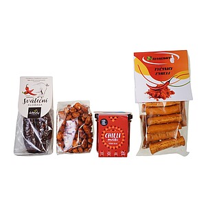 CHILLI Dárková sada - klobáska s chilli, tyčinky s chilli 100 g, oříšky v těstíčku s chilli 100g, chilli omáčka 150 g