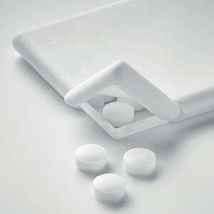 Dávkovač mentolek ve tvaru kreditní karty, 6g, bílý