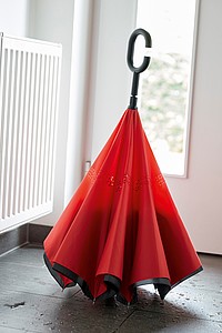 Holový deštník, automatický s opačným otvíráním, černo červený