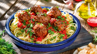 Hrníčková kuchařka nástěnný kalendář 2027