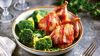 Hrníčková kuchařka nástěnný kalendář 2027