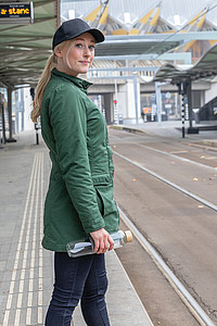 IMERES Šestipanelová kšiltovka z recyklované bavlny, černá