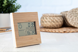 Meteostanice s bambusovým povrchem