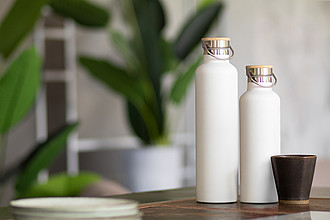 Nerezová termoska 750ml s bambusem na víčku, bílá