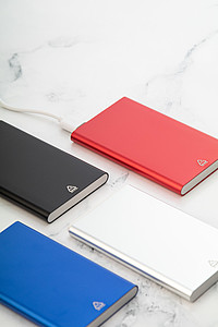Powerbanka 4000mAh z recyklovaného hliníku, stříbrná