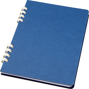 Poznámkový blok A5 s kroužkovou vazbou z recyklovaného RCS, námořní modrá