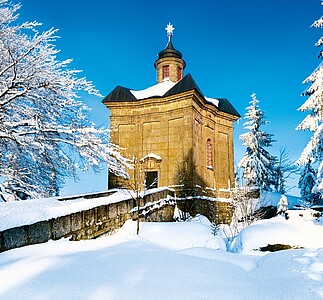 Putování po Česku 2027, nástěnný kalendář, prodloužená záda