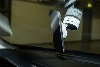 RABS magnetický držák na mobil do auta, bílá