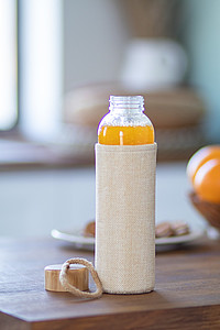 Skleněná láhev na pití, 500ml s rukávem