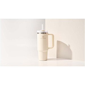 Stanley Quencher® H2.0 FlowState™ 890 ml recyklovaný nerezový izolovaný tumbler, světle krémová